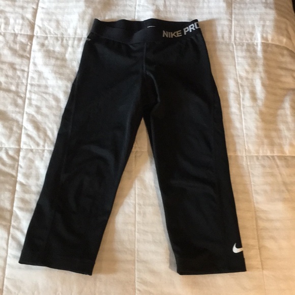 Nike Pro Crop Leggings - Picture 2 of 5